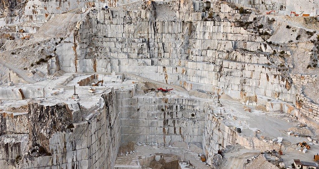 Marmorstenbrud, Carrara, Italien, menneskelige udgravninger